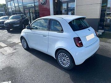 Fiat 500e berline my22 serie 1 step 2 500 e 95 ch BLANC
