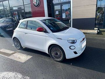 Fiat 500e berline my22 serie 1 step 2 500 e 95 ch BLANC