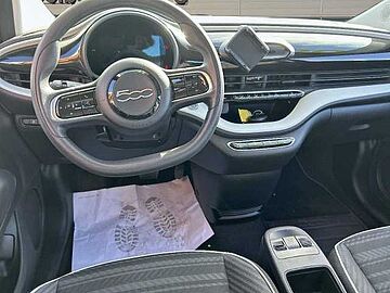 Fiat 500e berline 500 e 95 ch NOIR