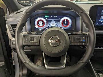 Nissan Qashqai 1.3 Mild Hybrid 158ch Tekna Xtronic Xfub-gris argile toit et retro noir