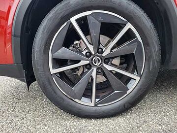 Nissan Qashqai 1.3 Mild Hybrid 140ch N-Style Rouge Fuji Toit Noir