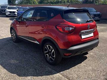 Renault Captur 0.9 TCe 90ch Stop&Start energy Intens Euro6 114g 2016 Rouge Flamme / Toit Noir Etoilé
