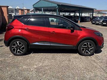 Renault Captur 0.9 TCe 90ch Stop&Start energy Intens Euro6 114g 2016 Rouge Flamme / Toit Noir Etoilé